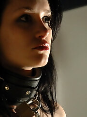 Another leg in her submissive tour, Eris is staccado tied, and reaches a new level of conformity.