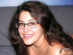 Amateur Brunette Chubby Glasses Wearing Girl - Bella Model