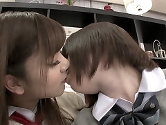 令人难以置信的日本妞在异国情调的青少年，舔阴熟的场景