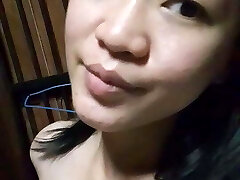 nudo asiatico masturbarsi assolo a casa