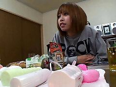 Junge asiatin bekommt von Ihren Onkels Vibratoren und Fuck Sticks vorgefuehrt Junge asiatin bekommt von Ihren Onkels Vibratoren und Fuck Sticks vorgefuehrt