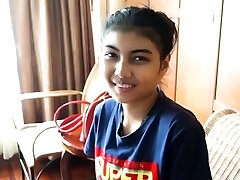 Thai sweetheart with enticing body curves gets fur pie eaten