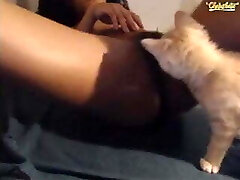 Ebony Noir plays with her pretty coochie