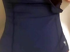 Look at the onanism of a dame in a bathing suit