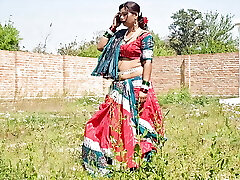 MY RAJASTHANI Step-mother Displaying NIPPLE AND WE HAD A GERAT SEX