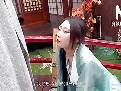 ModelMedia Asia - Chinese Costume Girl Sells Her Figure to Bury Father