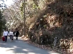 日本妈妈和青少年下降到诱惑 日本妈妈和青少年下降到诱惑