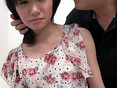 Schuechternes Teen rntpuppt sich als richtiger Fledgling Star 