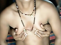 Neha得到了很多的猫性交在晚上由她的叔叔18yo Neha得到了很多的猫性交在晚上由她的叔叔18yo