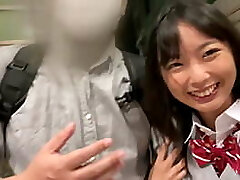 https://bit.ly/3kwTfpo ハメ撮り貧乳美女JKとおじさんがハメ撮り生セックス。おじさんちんぽが大好きなJKは手コキやフェラでおじさんを喜ばせる。おじさんの上に跨って騎乗位連続ピストンでいきまくり。