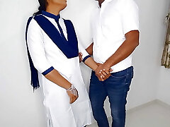 Shcool me class chutne ke baad komal ne apne bf ke sath chut massive jayegi