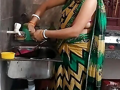 jiju y sali follan sin condón en la cocina (video oficial de villagesex91 )