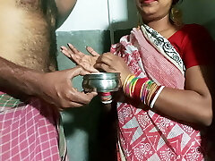 Sasur Ne Bahu Se Bola Pith Pe Oil Laga Do, Fir Gate Par Hello Chod Diya