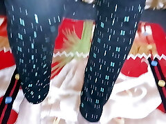18岁的女大学生他妈的完整的视频