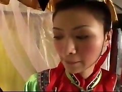 Chinese Emperor pummels Cocubines
