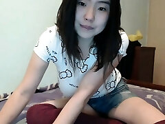 very hot amateur dark-haired webcam girl