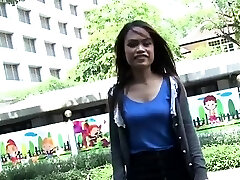 Classy exotic Pui does her best to get jizz