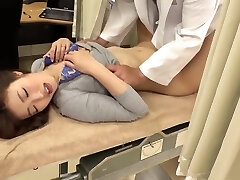 asahi mizuno ścigane przez lekarza podczas badania lekarskiego