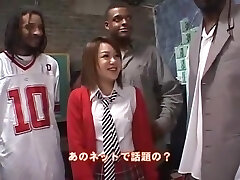 fabulosa chica japonesa rui natsukawa en los jugadores tetas pequeñas, interracial video jav