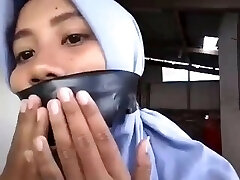 indonesian hijab dame selfgagged indonesian hijab dame selfgagged