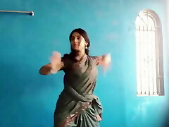 Kavya Suresh sizzling dance