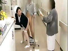 Pflichtbewusste Japaner Krankenschwester Patient Services