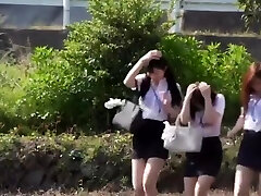 [T28-572] A Dripping Humid Office Lady Takes Shelter From The Rain