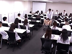 जापानी कक्षा नंगा नाच छात्र के साथ दुर्व्यवहार
