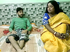 Desi lonely bhabhi has romantic rigid sex with college boy! Cuckold wife