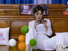 Fit Babe Gets Fucked in Small Hole of Her Favourite Ripped Yoga Suit - Creampie and No Condom