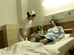 enfermera madura en turno de noche 2-enfermera frustrada entra en celo en medio de la noche -7
