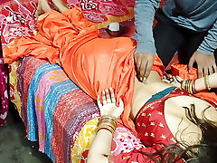 Nice Saree blBhabhi Gets Wild With Her Devar for roughsex after ice massage on her back in Hindi