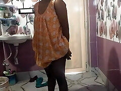 Desi Bengali Bhabhi Fucked in Bathroom