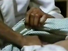 打手枪前的父母FG09