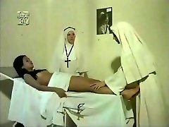 Scena ginekologii w obcym filmie