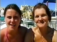 британский экстрим - мать и дочь в испании