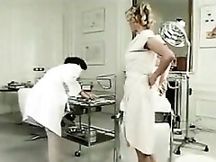 Las Lesbianas En La Oficina De Los Médicos Las Lesbianas En La Oficina De Los Médicos