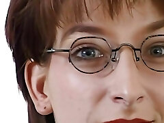 bilanzbuchhalterin voegelt dildo vor kamera bilanzbuchhalterin voegelt dildo vor kamera