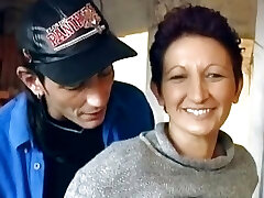 जर्मन माँ एक कुतिया की तरह