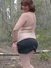 Amateur chubby wife flashes in the park