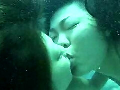 японское акваланг лесбиянки