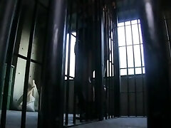 büro warden hält geile gefangene zwischen ihren strumpfhosen oberschenkel unterworfen büro warden hält geile gefangene zwischen ihren strumpfhosen oberschenkel unterworfen