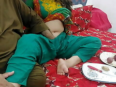 XXX Desi Helping My Stepmom In Cutting Vegetable Than Romping Her Big Bum Hotwife My Stepdaddy Clear Hindi Audio