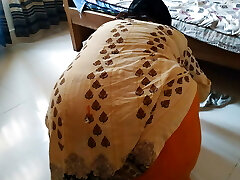 (naukrani ko ghar ki safai karte samay malik jabardasti chudai) Indian Maid Has Rigid bang With Chief - Clear Hindi Audio