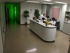 जापानी किशोर वर्दी में गड़बड़ जापानी किशोर वर्दी में गड़बड़