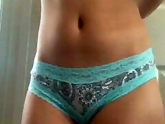 Babe removing cloths and masterbating