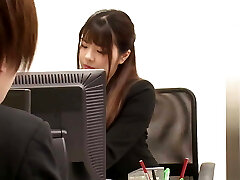 The new girl employee who likes pranks is getting more and more erotic! Even in the presence of other employees, she h