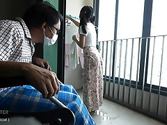 यू बा माइंट और उसकी सौतेली बेटी यू बा माइंट और उसकी सौतेली बेटी