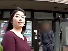 Sweet Japanese chick with nice bumpers gets dicked - Shinkawa Aina