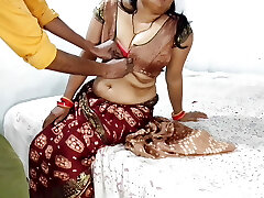 desi hermosa esposa india se afeita el coño y la axila por el marido y se la follan en varias posiciones follar la boca y follar las tetas